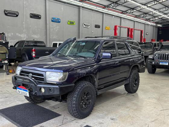 TOYOTA HILUX SW4 3.0 4X4 8V TURBO DIESEL 4P MANUAL